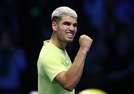 Carlos Alcaraz, durante su partido ante De Miñaur.