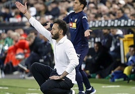 Carlos Corberán, en Mestalla.