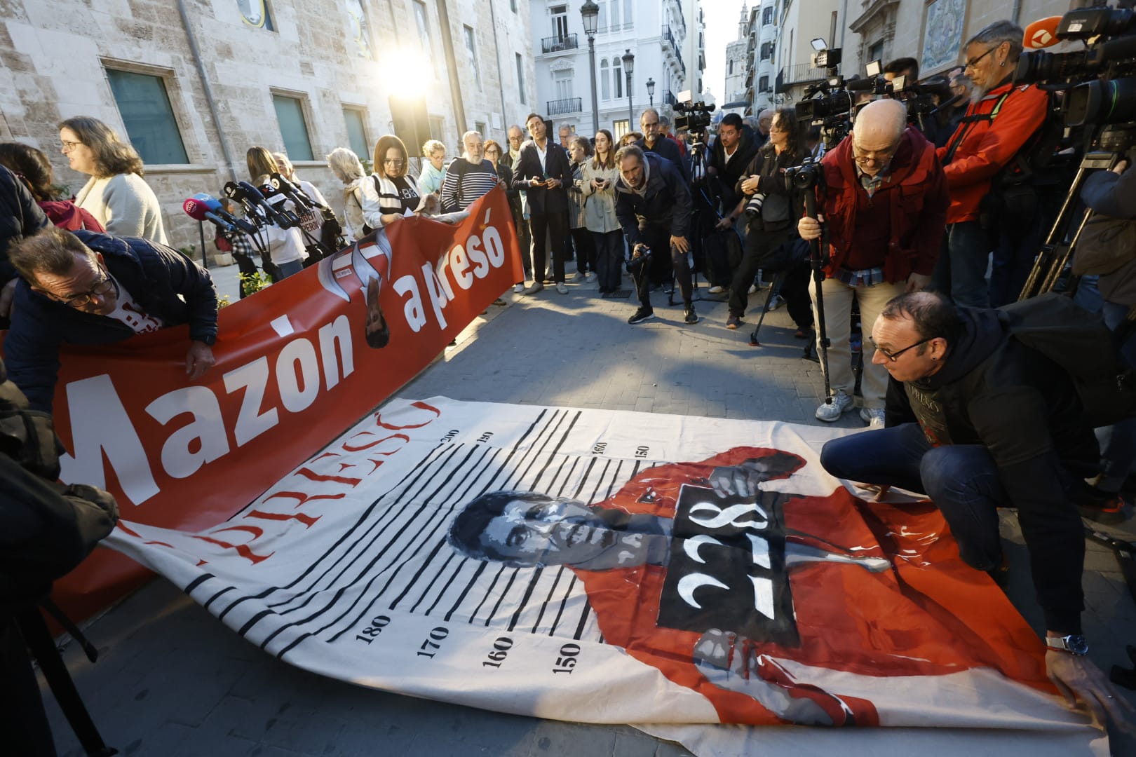 FOTOS | Manifestación en Valencia para pedir prisión para Carlos Mazón