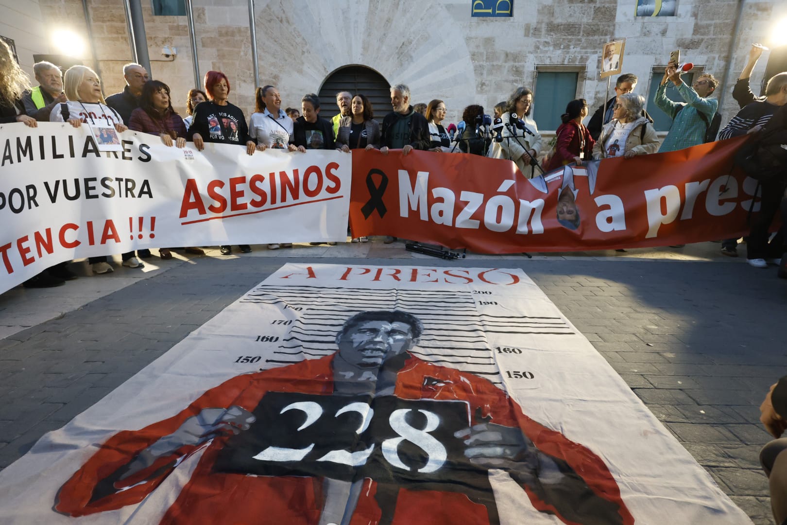FOTOS | Manifestación en Valencia para pedir prisión para Carlos Mazón