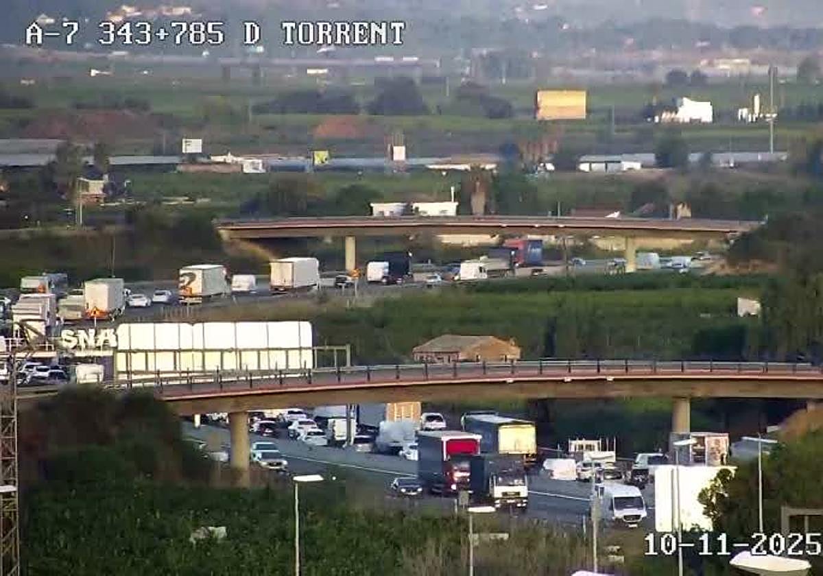 Atascos en la A-7 este lunes 10 de noviembre.