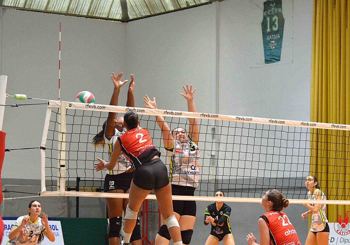 Doblete de victorias a domicilio para el Voleibol Xàtiva masculino y femenino