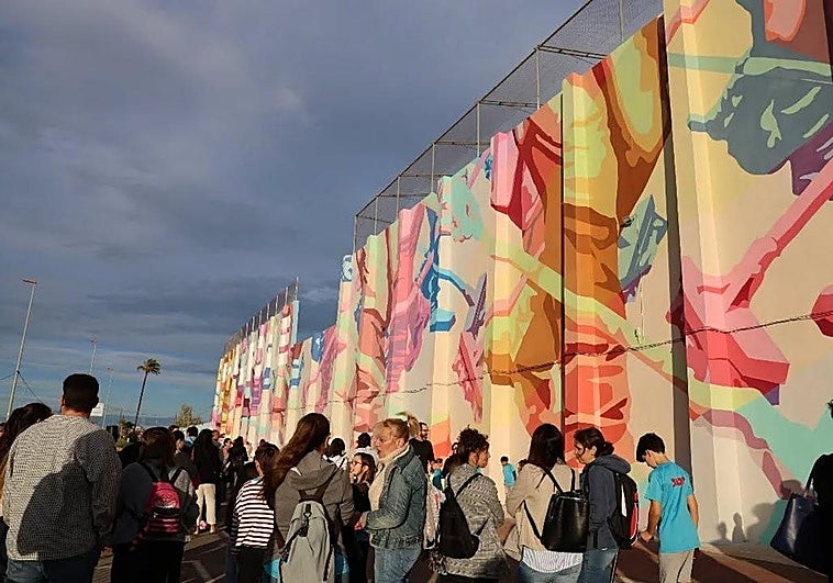 Catarroja estrena su mural de homenaje frente a la dana