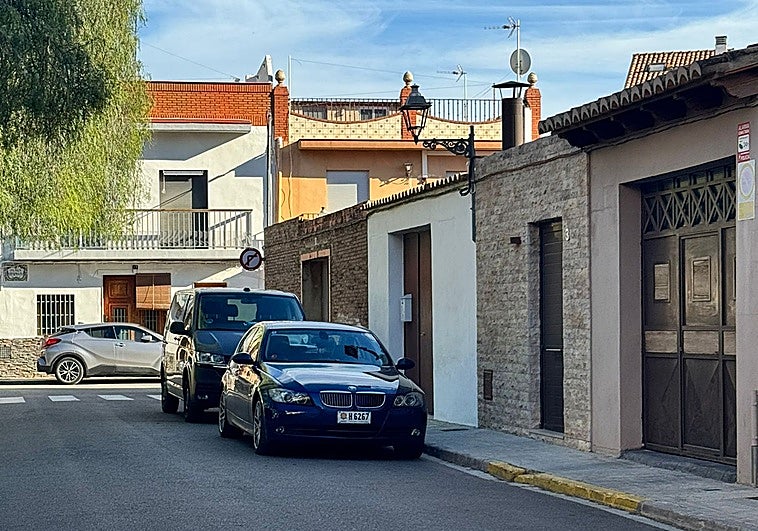 Hospitalizado en estado de coma un policía tras sufrir una agresión en plena calle en Vinalesa