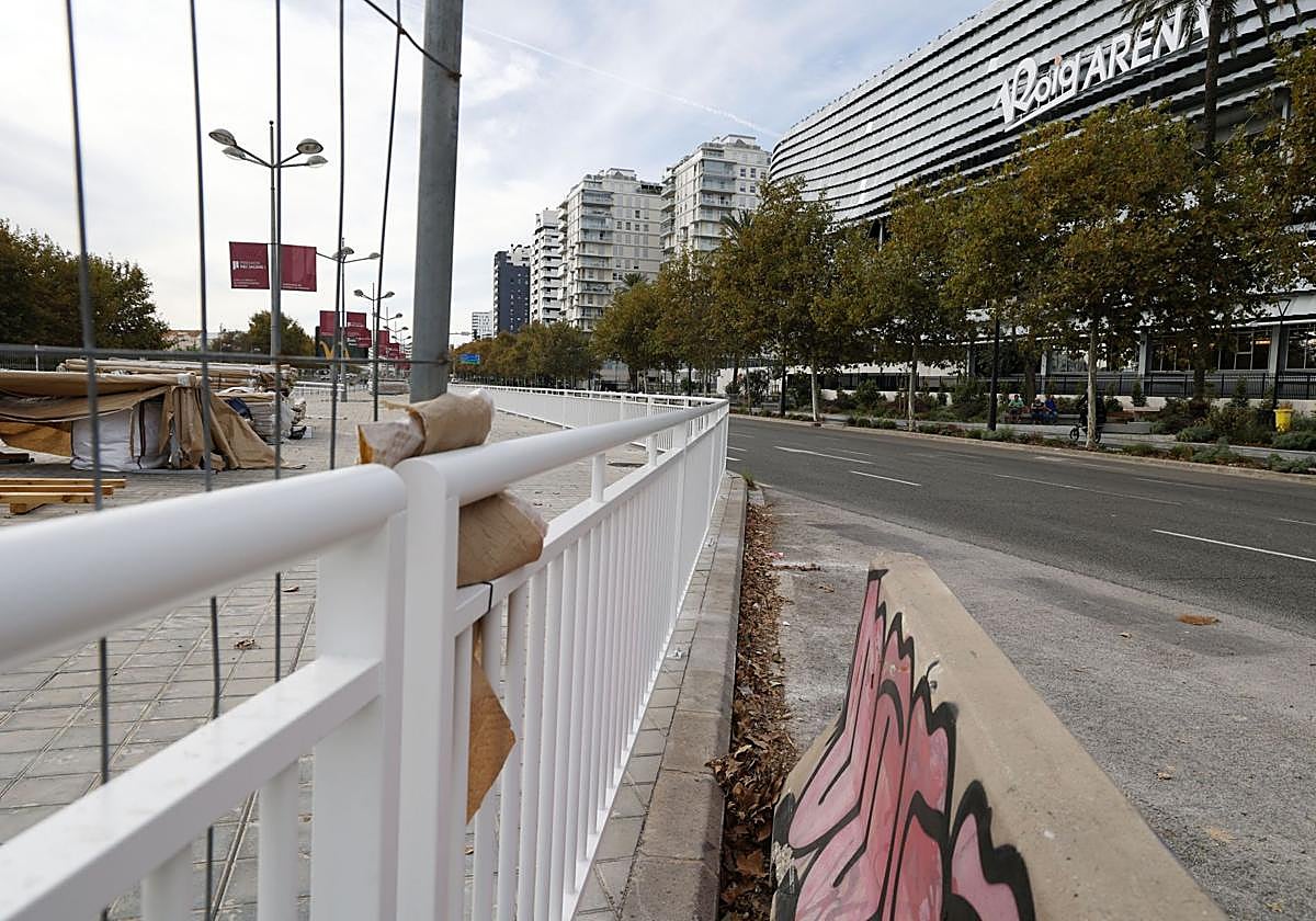 FOTOS | Obras de la EMT alrededor del Roig Arena