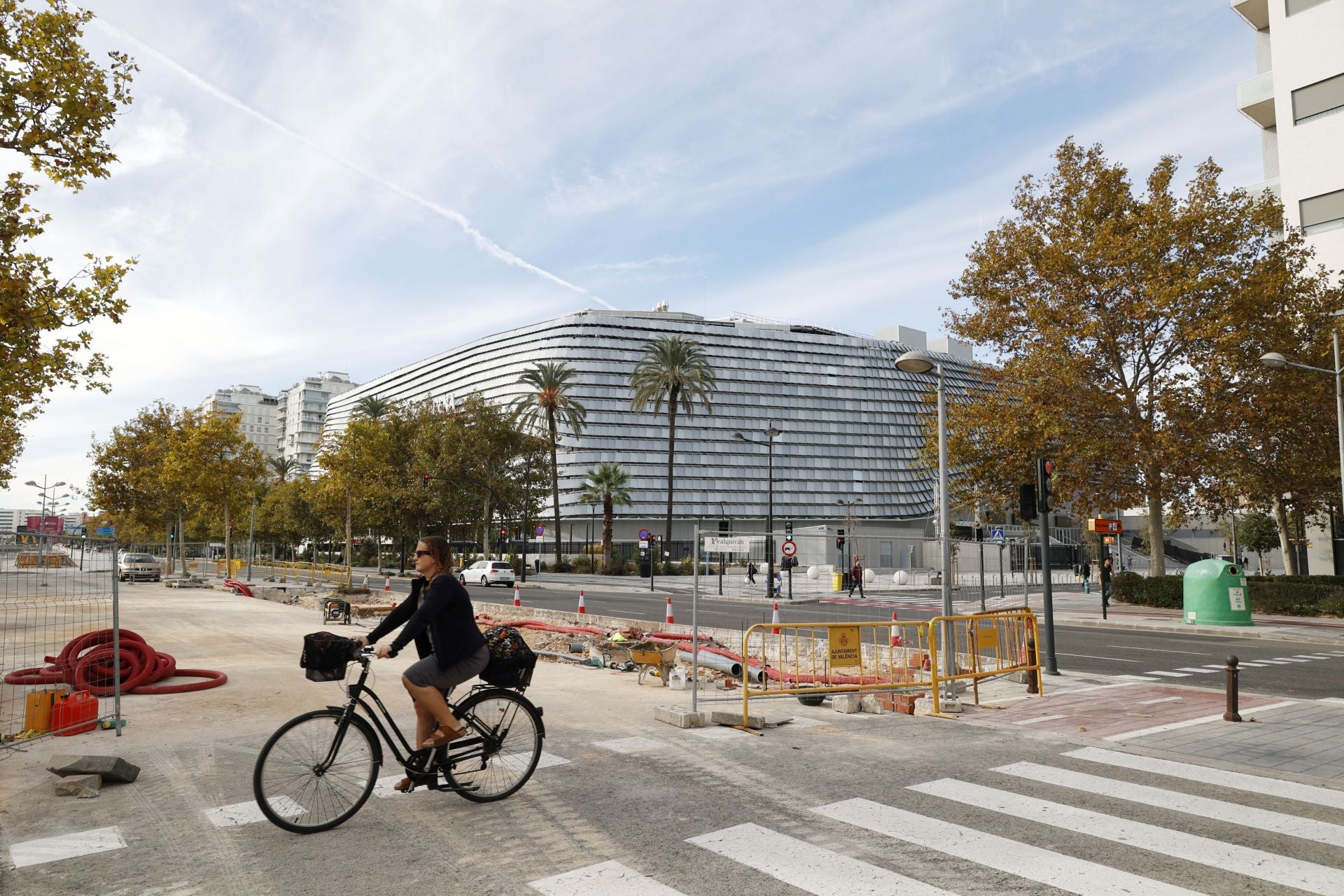 FOTOS | Obras de la EMT alrededor del Roig Arena