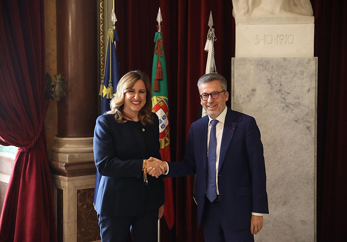 La alcaldesa de Valencia, María José Catalá, en la reunión del lunes con el alcalde de Lisboa, Carlos Moedas.