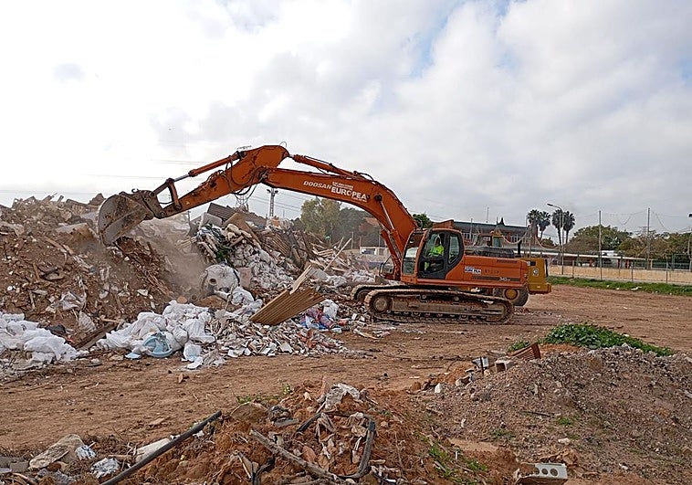 La limpieza de los vertederos dana retirará 200.000 toneladas de escombros y residuos