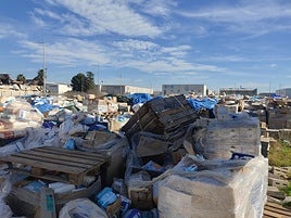Material en la campa de Algemesí.