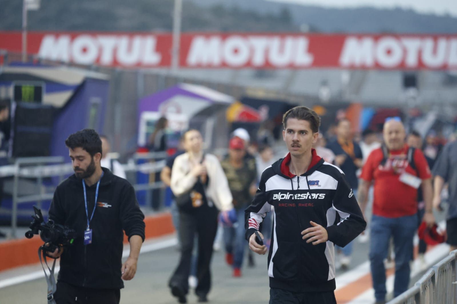 Fotos de ambiente en el GP Cheste 2025