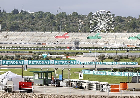 La noria ubicada junto al Circuit Ricardo Tormo.