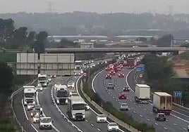 Atascos en la A-7 este viernes, 14 de noviembre.