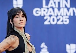 Los looks más impactantes de la alfombra roja de los Latin Grammy 2025