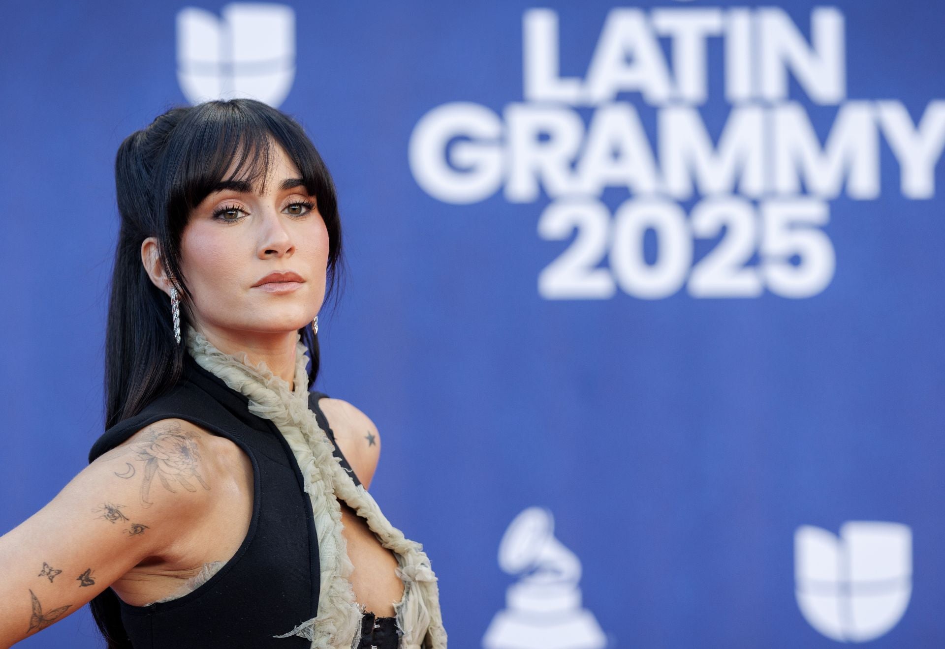 Los looks más impactantes de la alfombra roja de los Latin Grammy 2025
