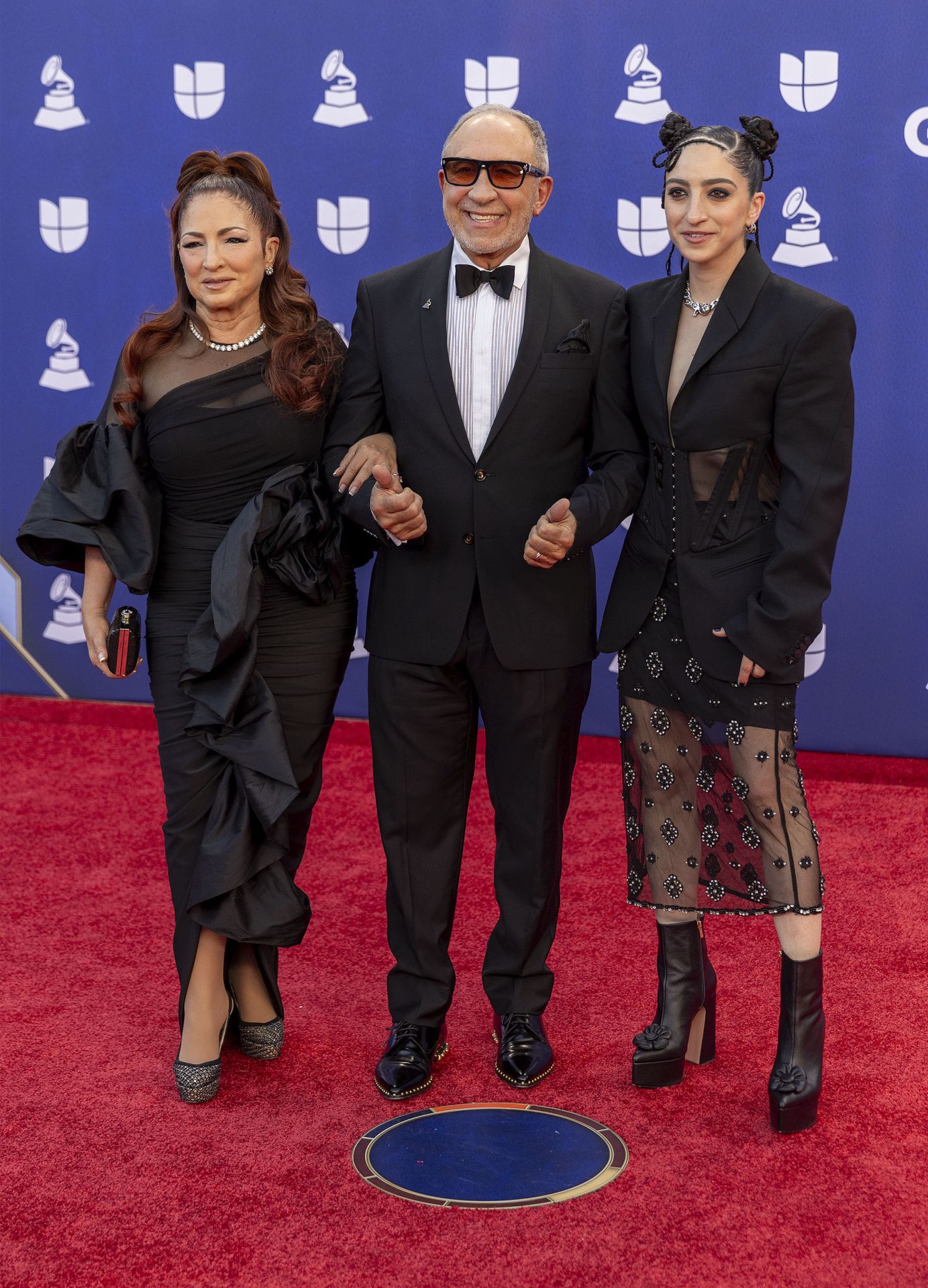 Los looks más impactantes de la alfombra roja de los Latin Grammy 2025
