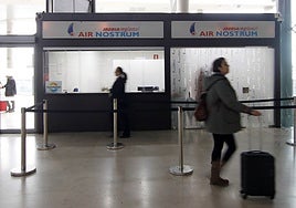 Estands de atención al cliente de Air Nostrum.