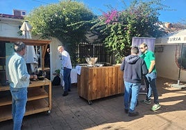 La cata se realizó en el Restaurante Mas Ferrat.