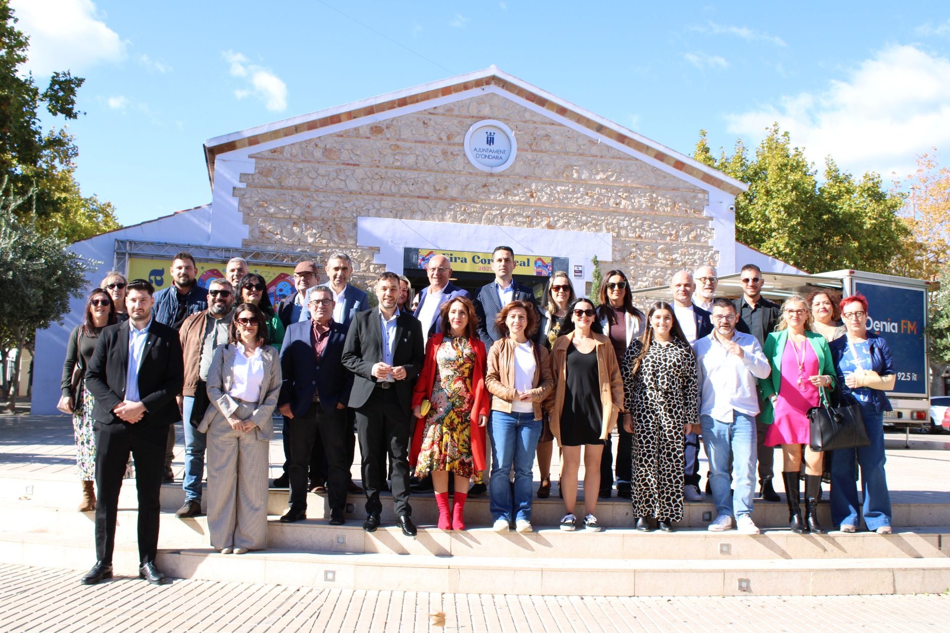 Las autoridades de los municipios participantes en el día de la inauguración.