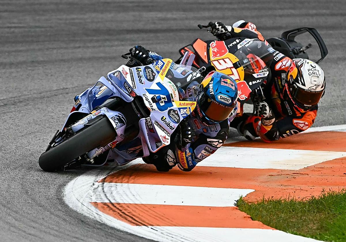 Álex Márquez, delante de Pedro Acosta, en la Sprint del Circuit Ricardo Tormo.
