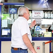 Varios jugadores de La Bonoloto en una imagen de archivo.