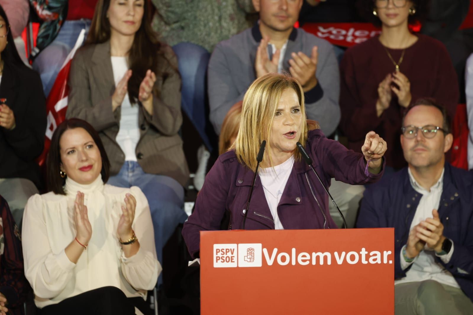 Fotos del acto público del PSPV para exigir la convocatoria de elecciones en la Comunitat Valenciana