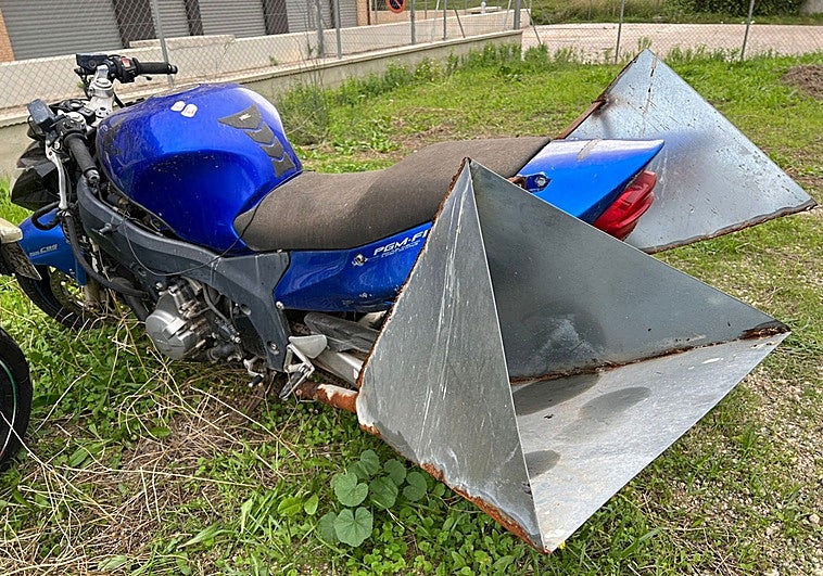 Una de las motos inmovilizadas por la policía durante el operativo por el Gran Premio de Cheste.