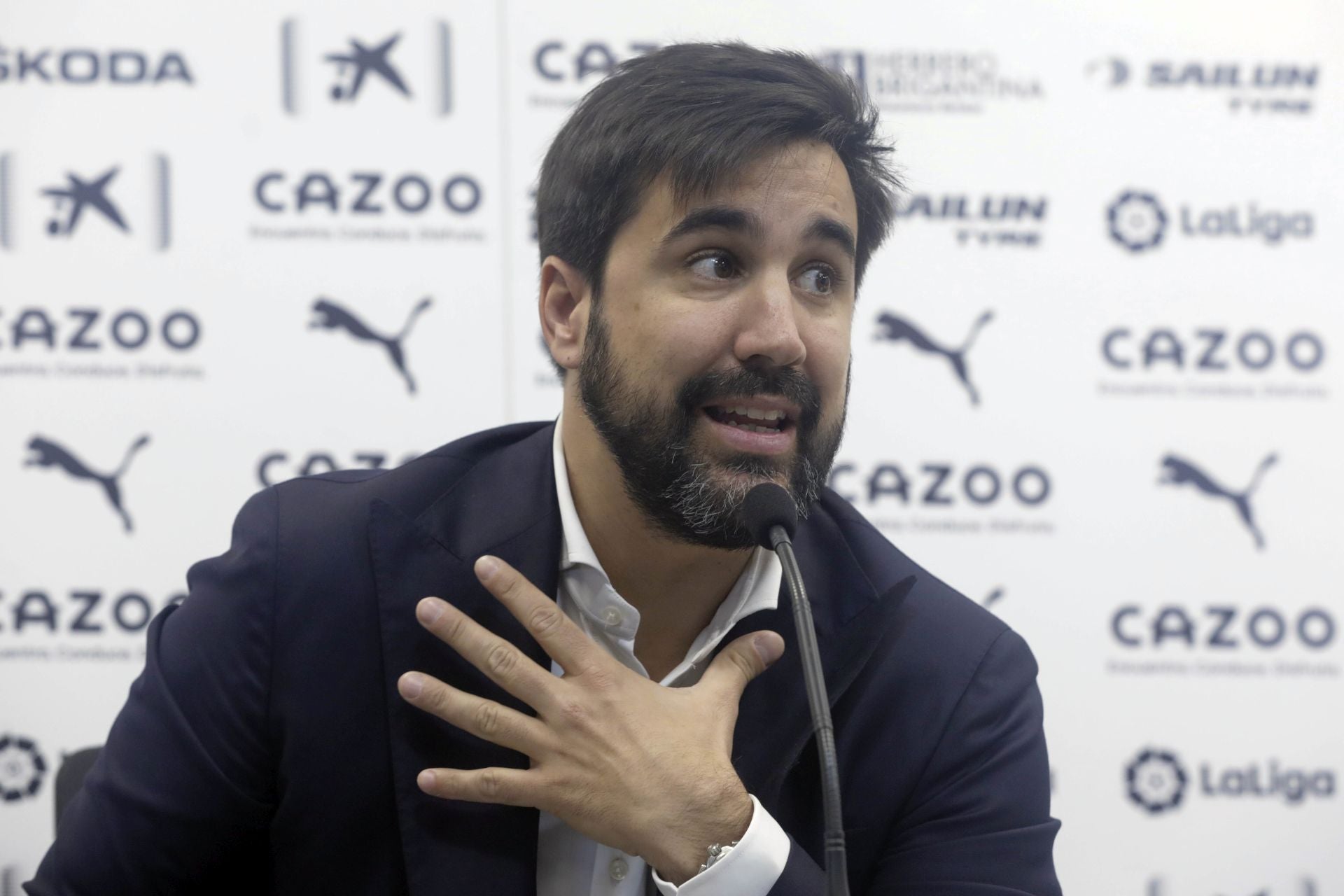 Javier Solís, en una rueda de prensa.