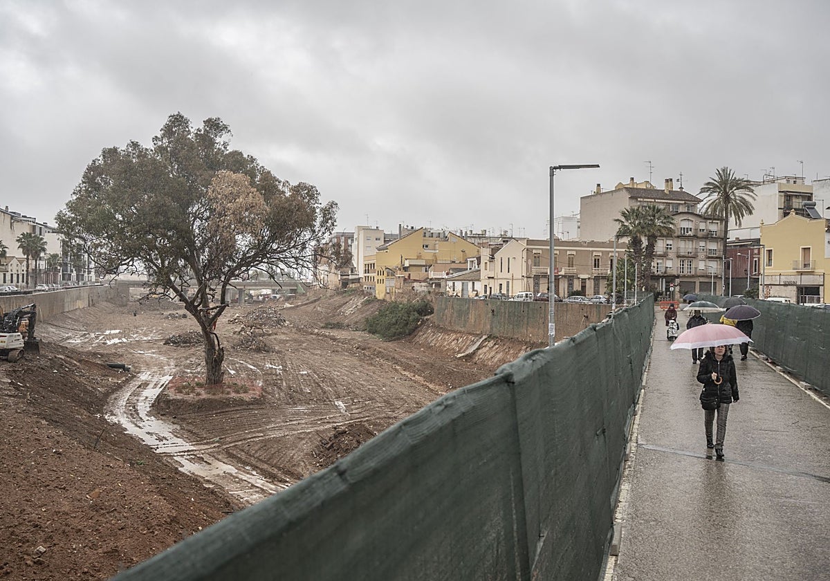 Cauce del Poyo a su paso por Paiporta, el pasado marzo.