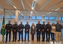 Recepción de los nuevos agentes en el Ayuntamiento.