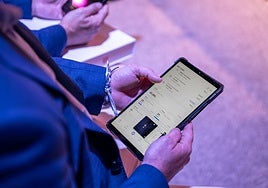 Un cliente, durante la presentación de Yurest.