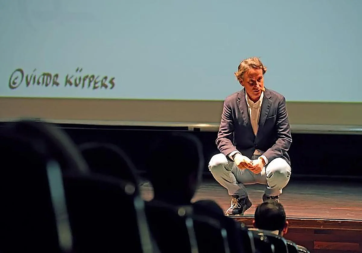 Víctor Küppers, en una de sus conferencias.