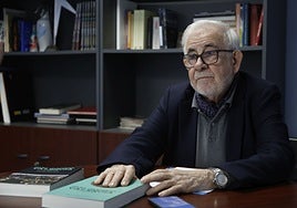 El autor del libro Francisco Pérez Puche.