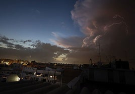 Una tormenta sobre Valencia.