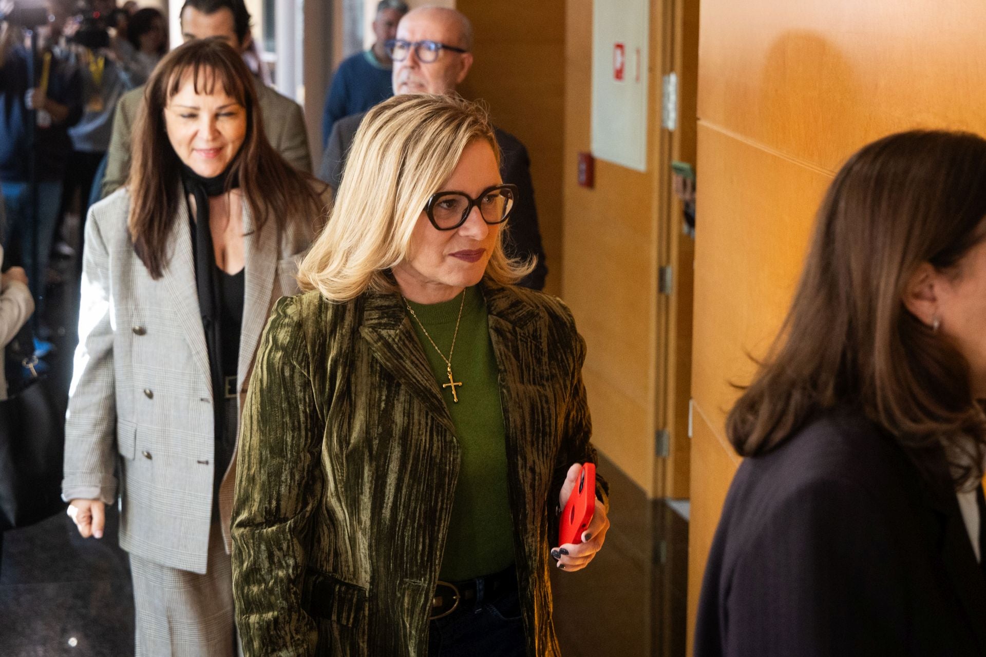 Pérez Llorca presenta su candidatura para suceder a Mazón