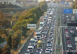 Atascos en la V-31 este miércoles, 19 de noviembre.
