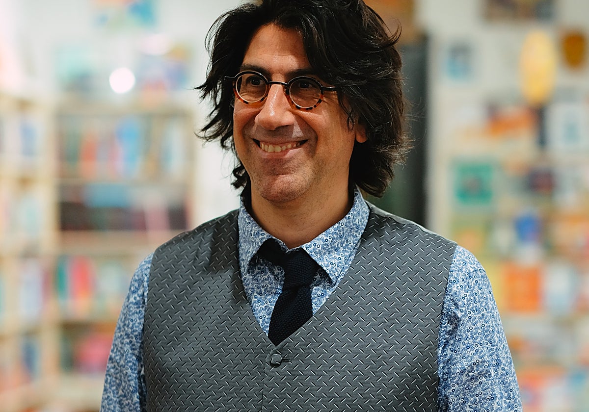 «Parece que en la literatura se esconde a la gente mayor sólo porque es mayor»