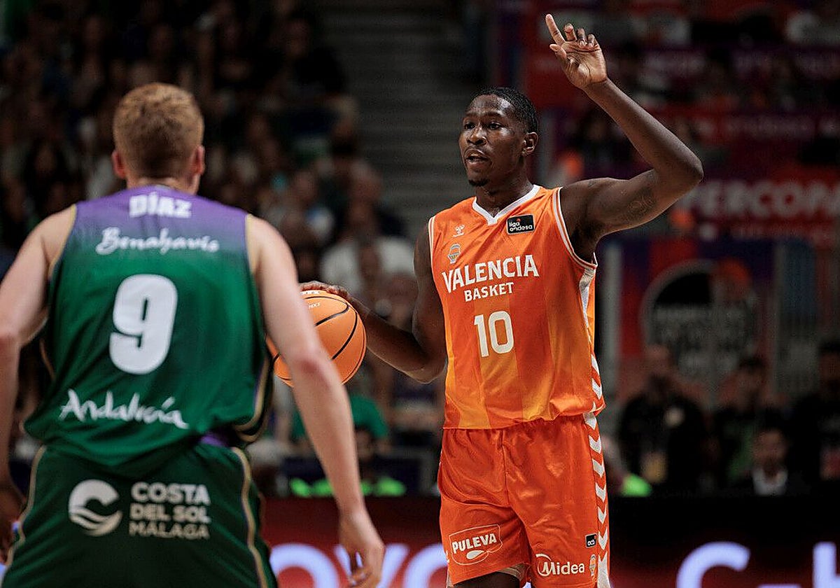 Omari Moore, en un partido entre Valencia Basket y Unicaja.