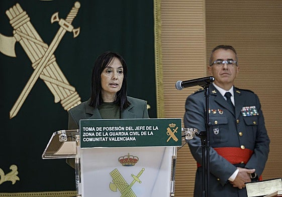 La directora general de la Guardia Civil, Mercedes González, y el general José Antonio Fernández de Luz.