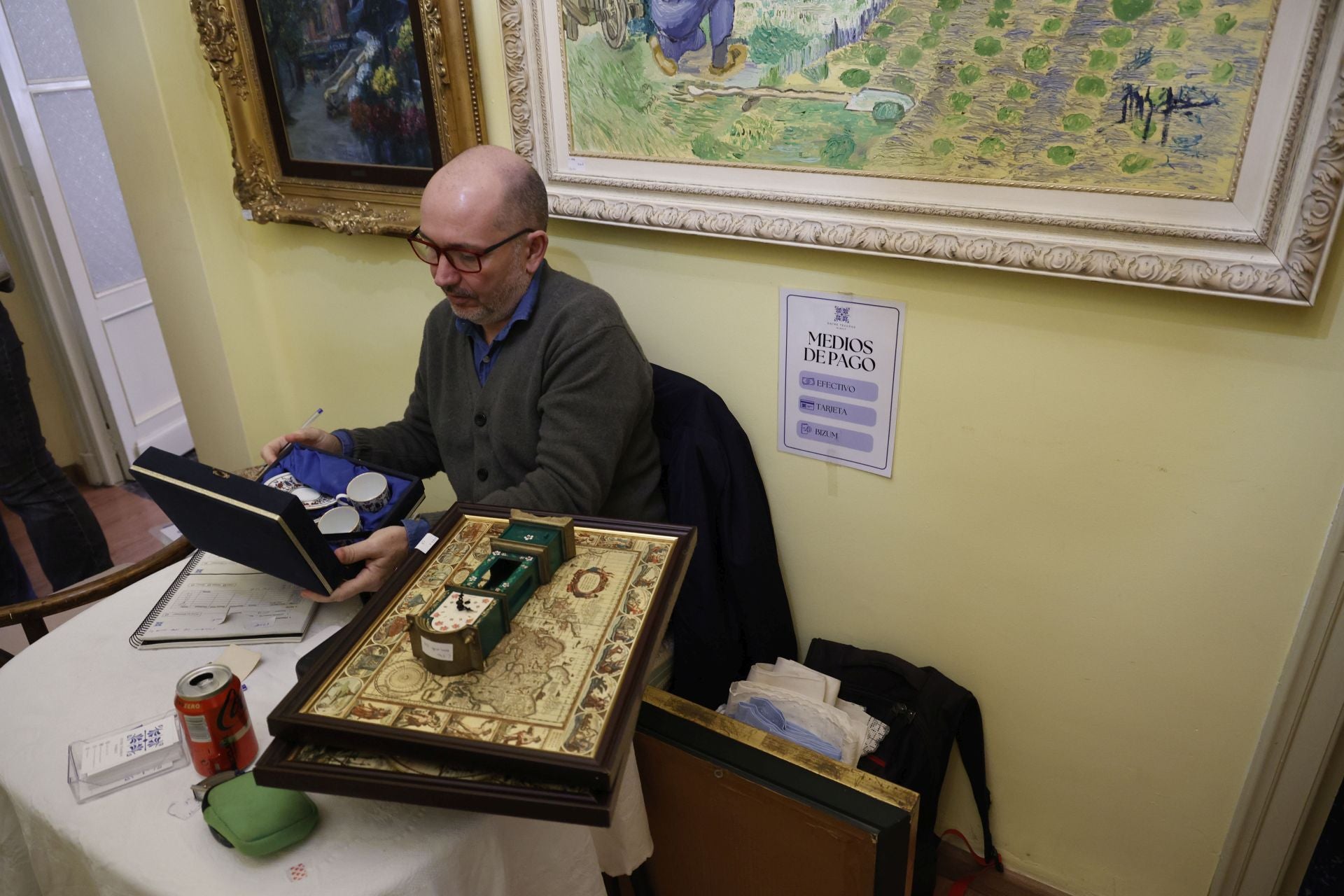 FOTOS | Furor por los muebles vintage en Valencia