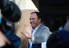 El candidato a ser presidente de la Generalitat con un diputado del PP.