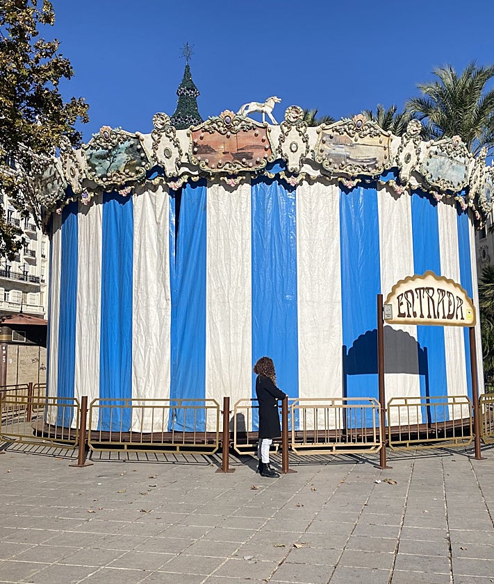 Imagen secundaria 2 - Riego de las plantas de Navidad y carrusel.