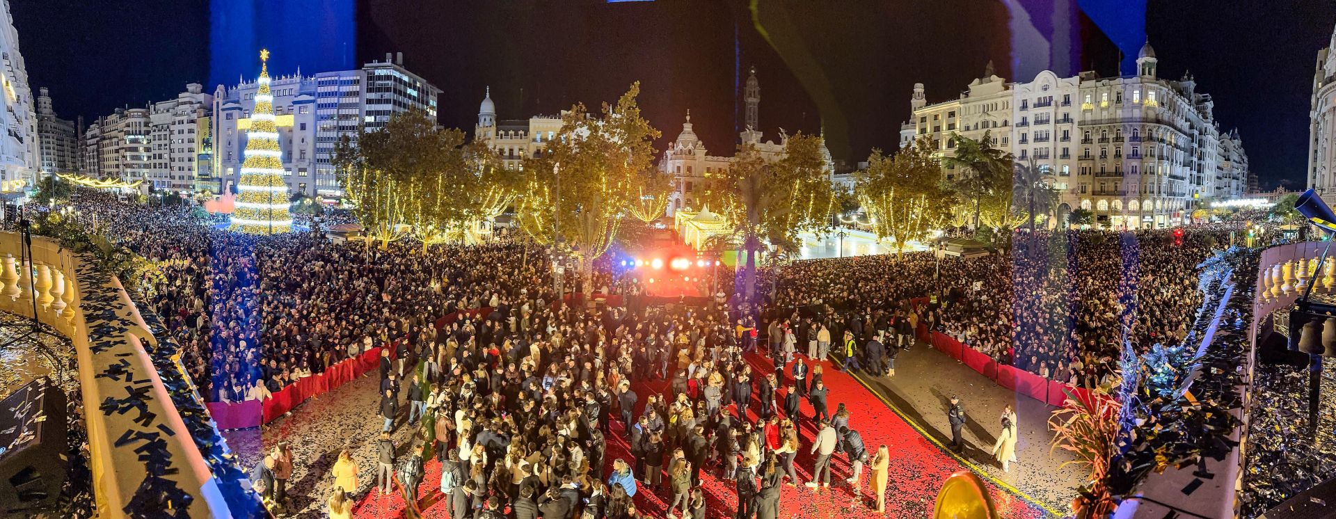 FOTOS | Así ha sido el encendido de luces de la Navidad 2025 en Valencia