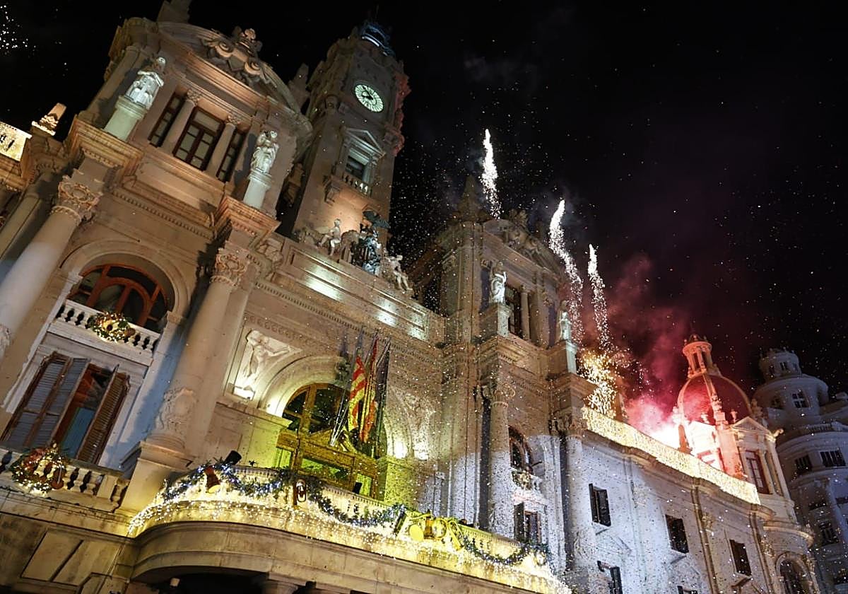 FOTOS | Así ha sido el encendido de luces de la Navidad 2025 en Valencia