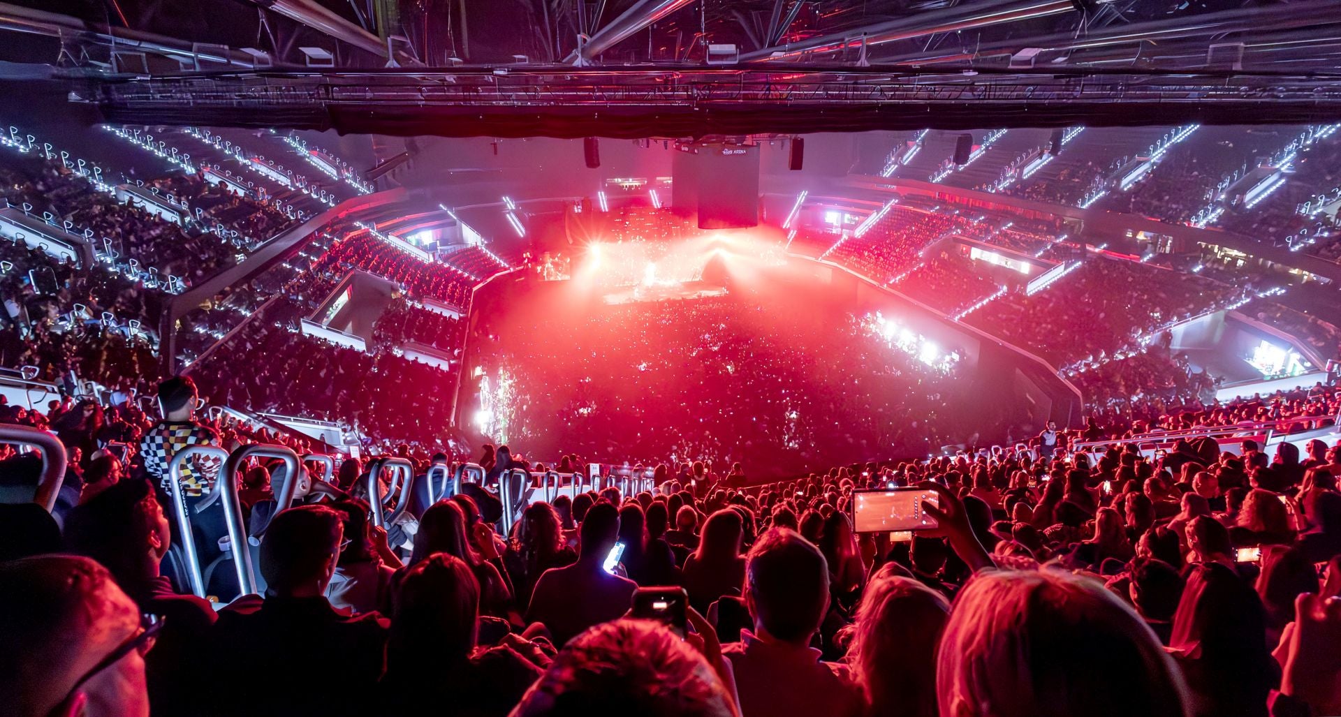 El Roig Arena vibra con Mónica Naranjo