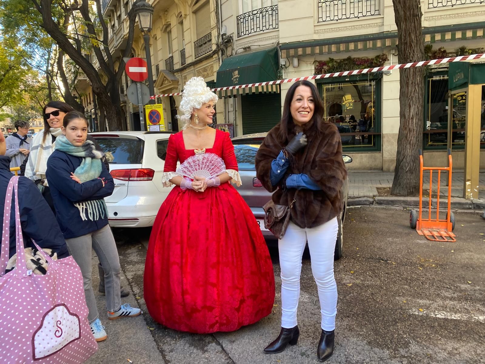 Manolo Algarra ya tiene su placa homenaje en el Ensanche