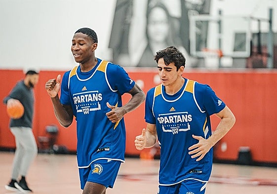 Omari Moore y Álvaro Cárdenas, durante un entrenamiento con los Spartans de San José.