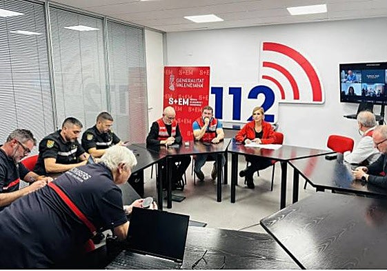 Los miembros del Cecopi que estaban en la sede de Emergencias, mientras otros se conectaron de manera telemática.