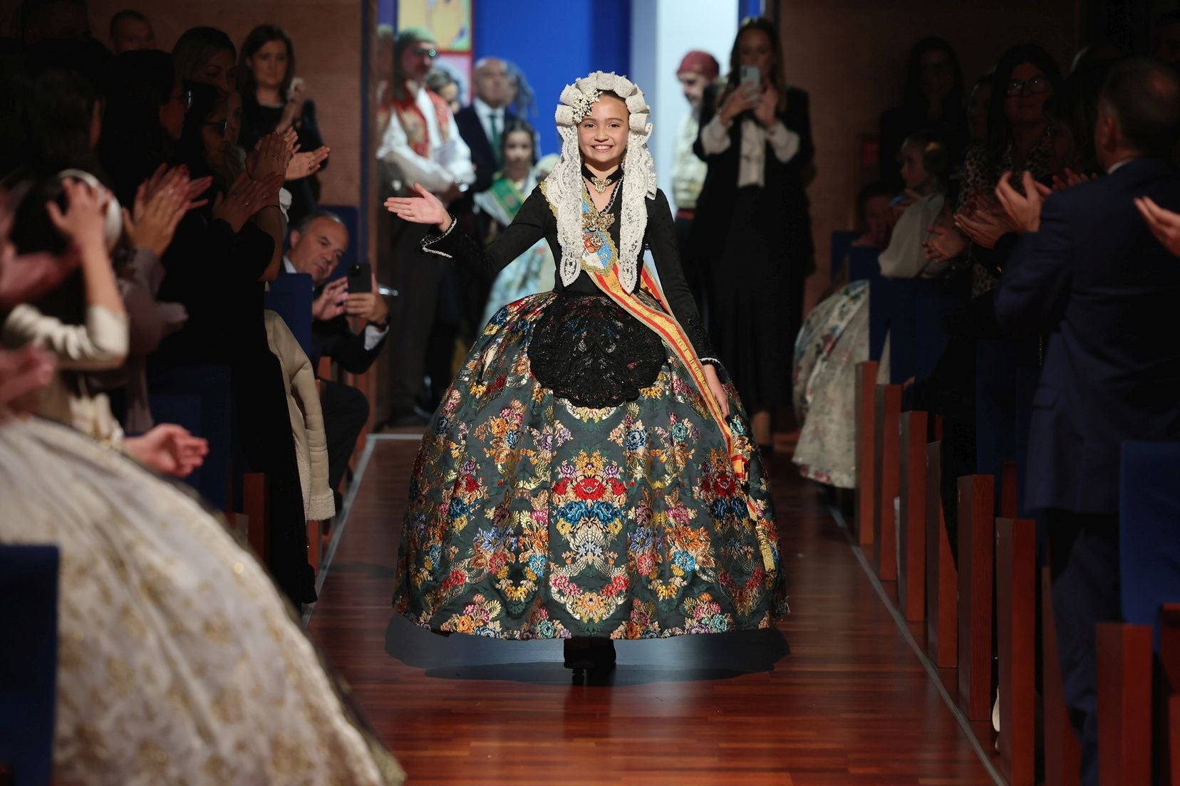 Así ha sido la visita de la fallera mayor infantil de Valencia a Burriana