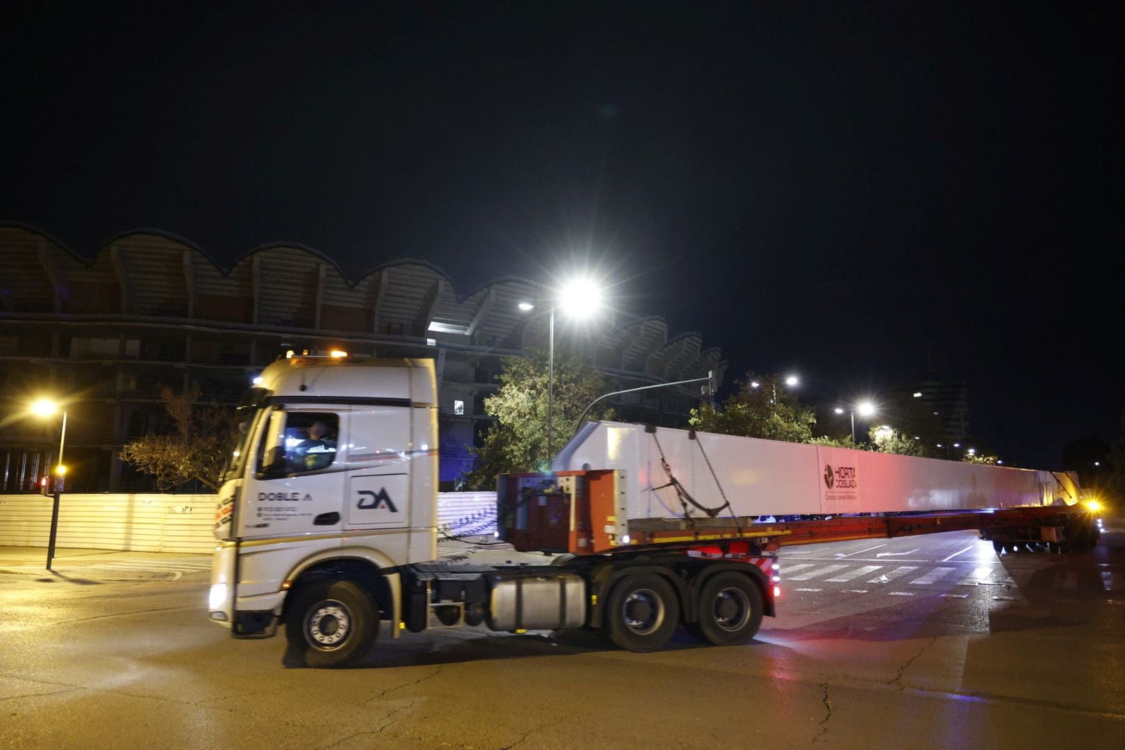 Los pilares que sustentarán la cubierta del Nou Mestalla ya están en Valencia
