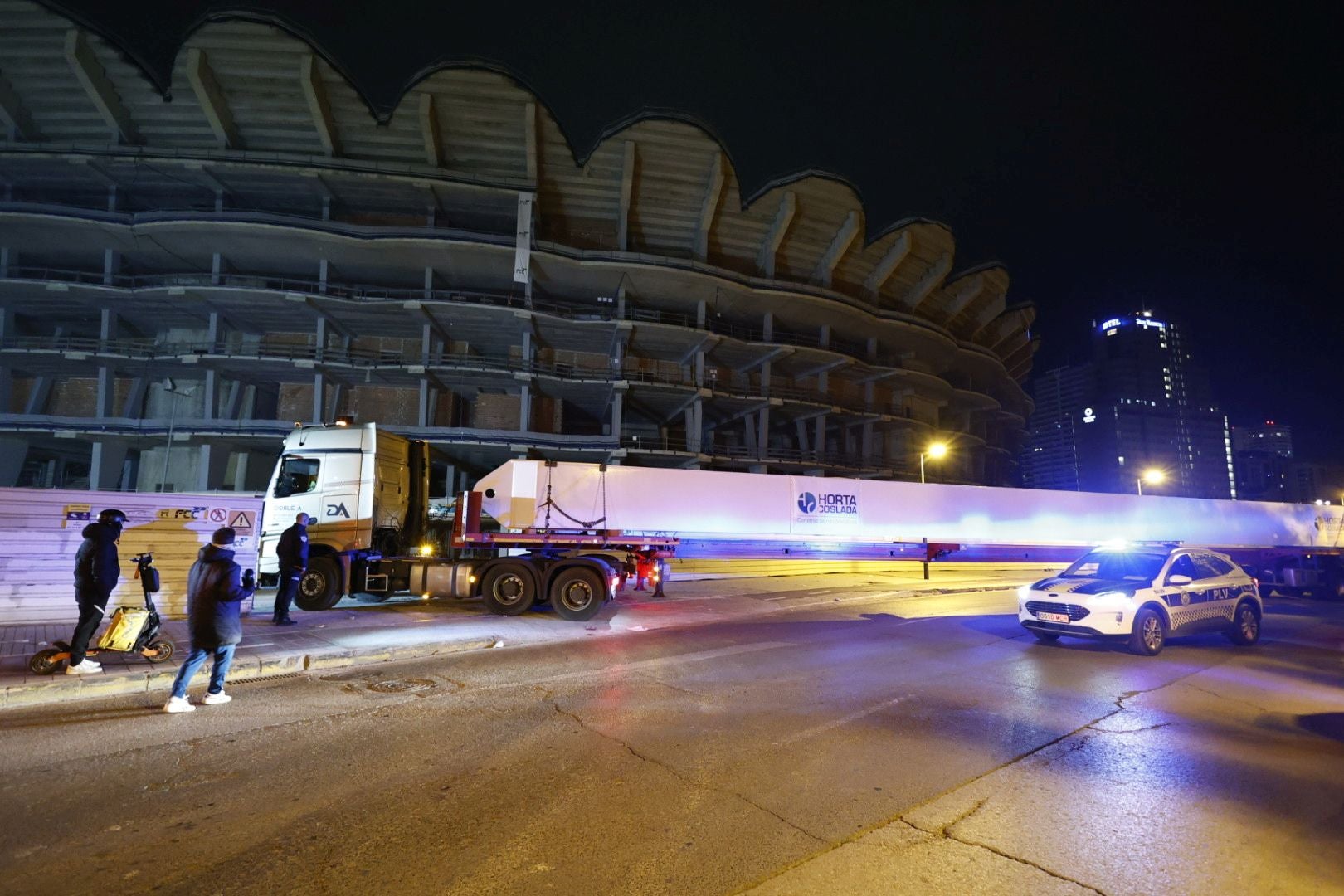 Los pilares que sustentarán la cubierta del Nou Mestalla ya están en Valencia